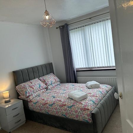 Lovely 3 Bedroom House Close To City Centre بيترلي المظهر الخارجي الصورة