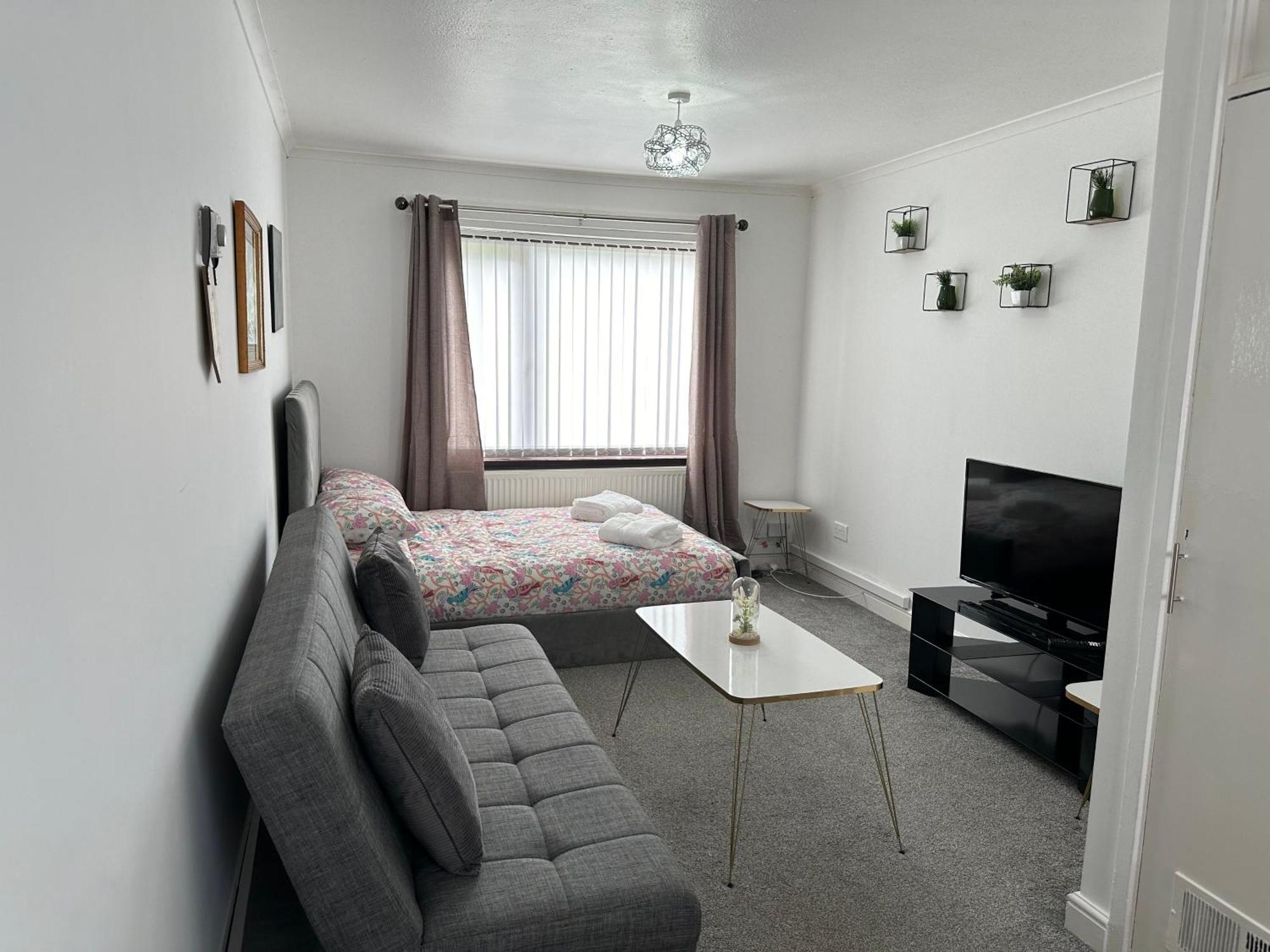 Lovely 3 Bedroom House Close To City Centre بيترلي المظهر الخارجي الصورة