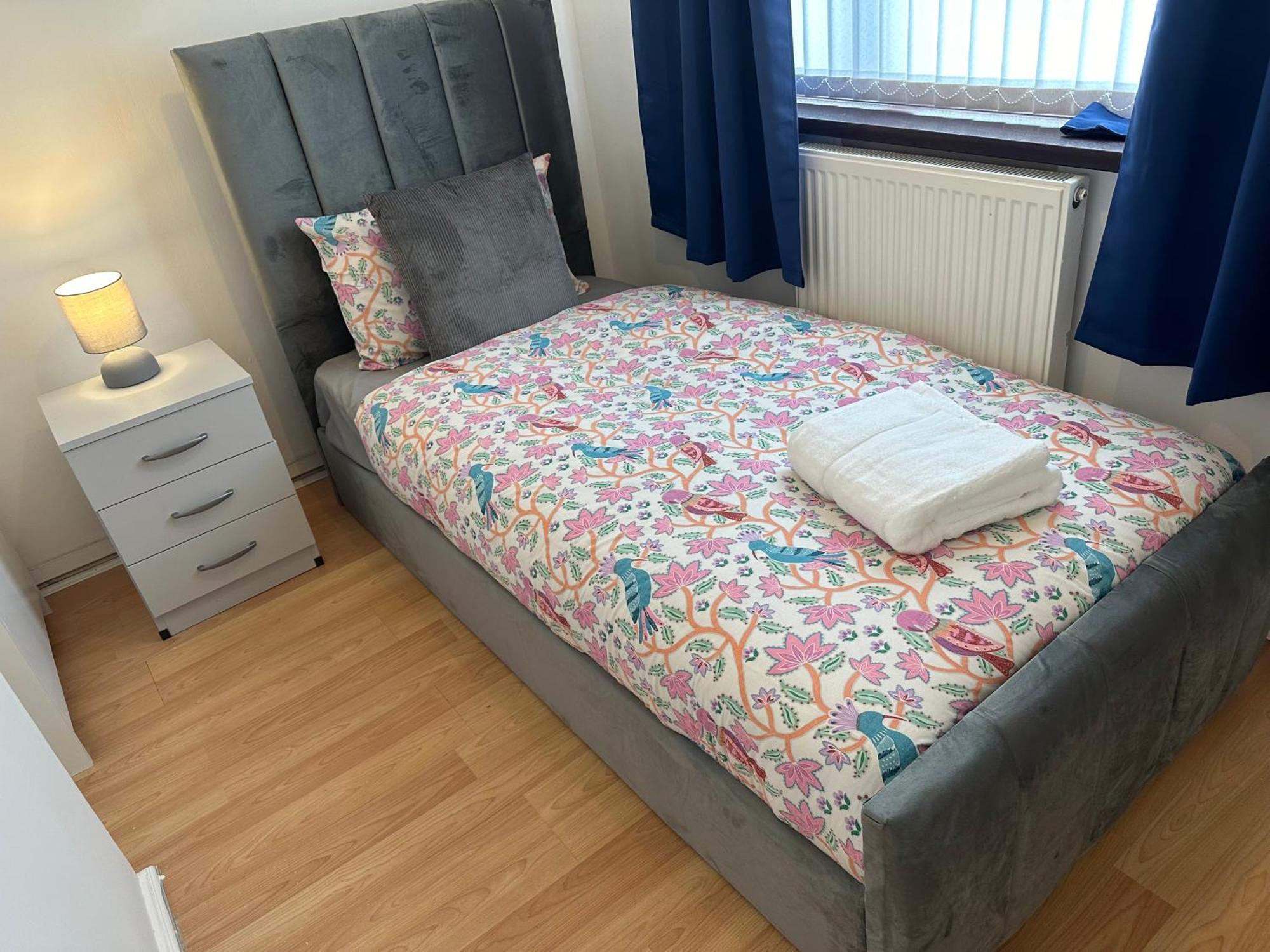 Lovely 3 Bedroom House Close To City Centre بيترلي المظهر الخارجي الصورة